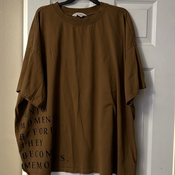 t shirt with a message Enjoy moments before they become memories . like new . - Picture 1 of 3